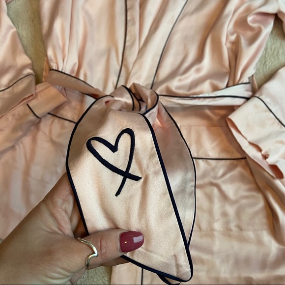 Victoria’s Secret Pink Satin Short Robe - Picture 10 of 13